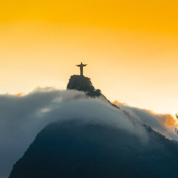 Corcovado-Rio-De-Janeiro-Christ-the-Redeemer-Cristo-Redentor-Brasil